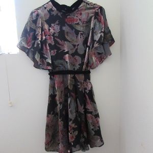 ZARA Velvet flare sleeve bow floral dress